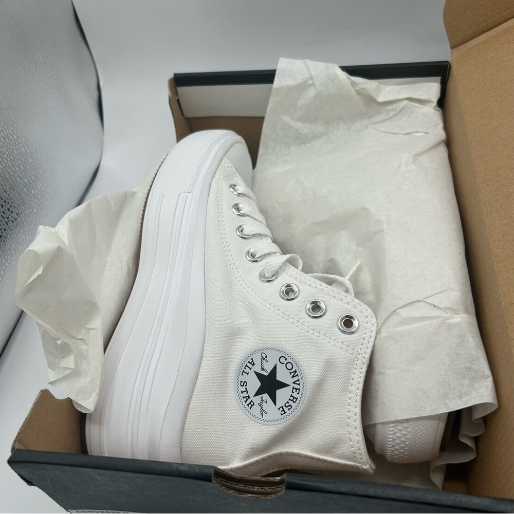 New Women’s Converse All Star Chuck Taylor White 5.5 US - Picture 2 of 16